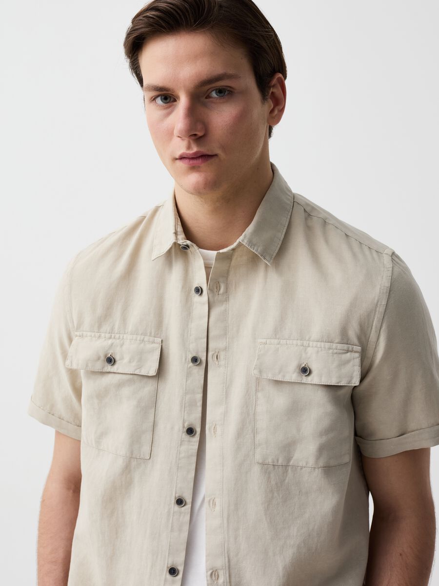 Cotton and linen shirt with short sleeves_1