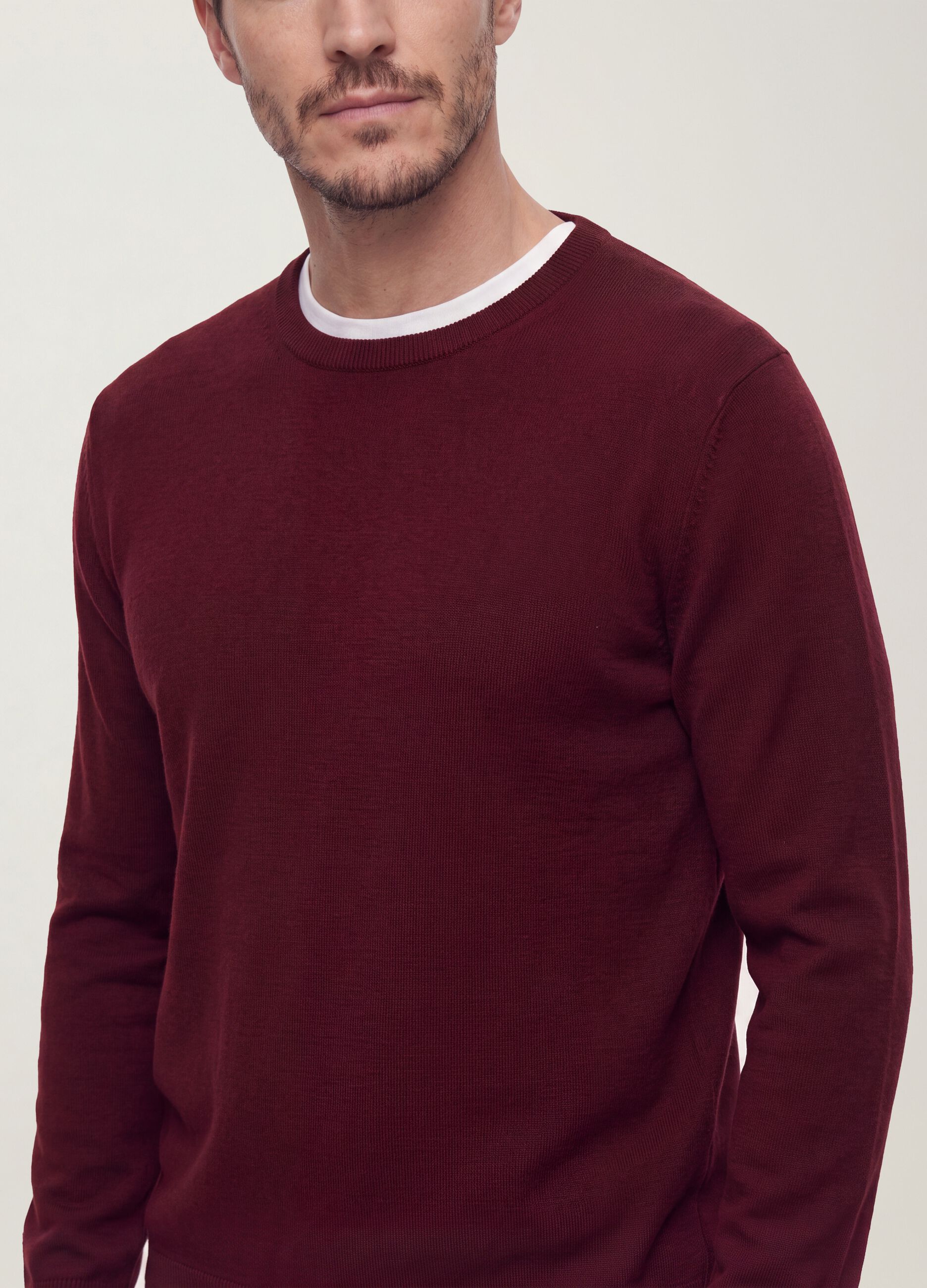 Burgundy viscose-blend crew-neck jumper, regular fit