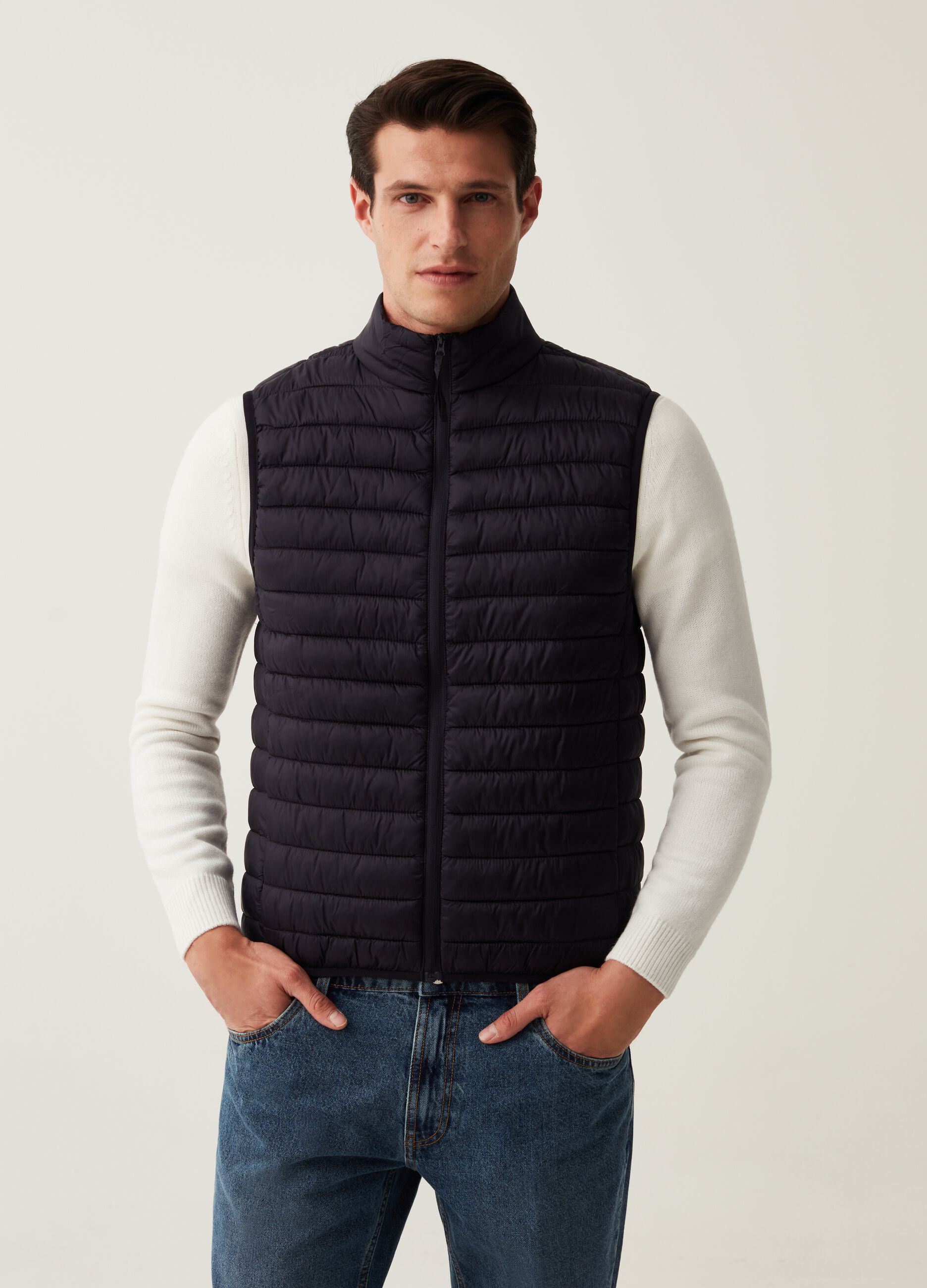Ultralight gilet with high neck_0