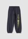Pantaloni jogger grigi in puro cotone organico con stampa_0