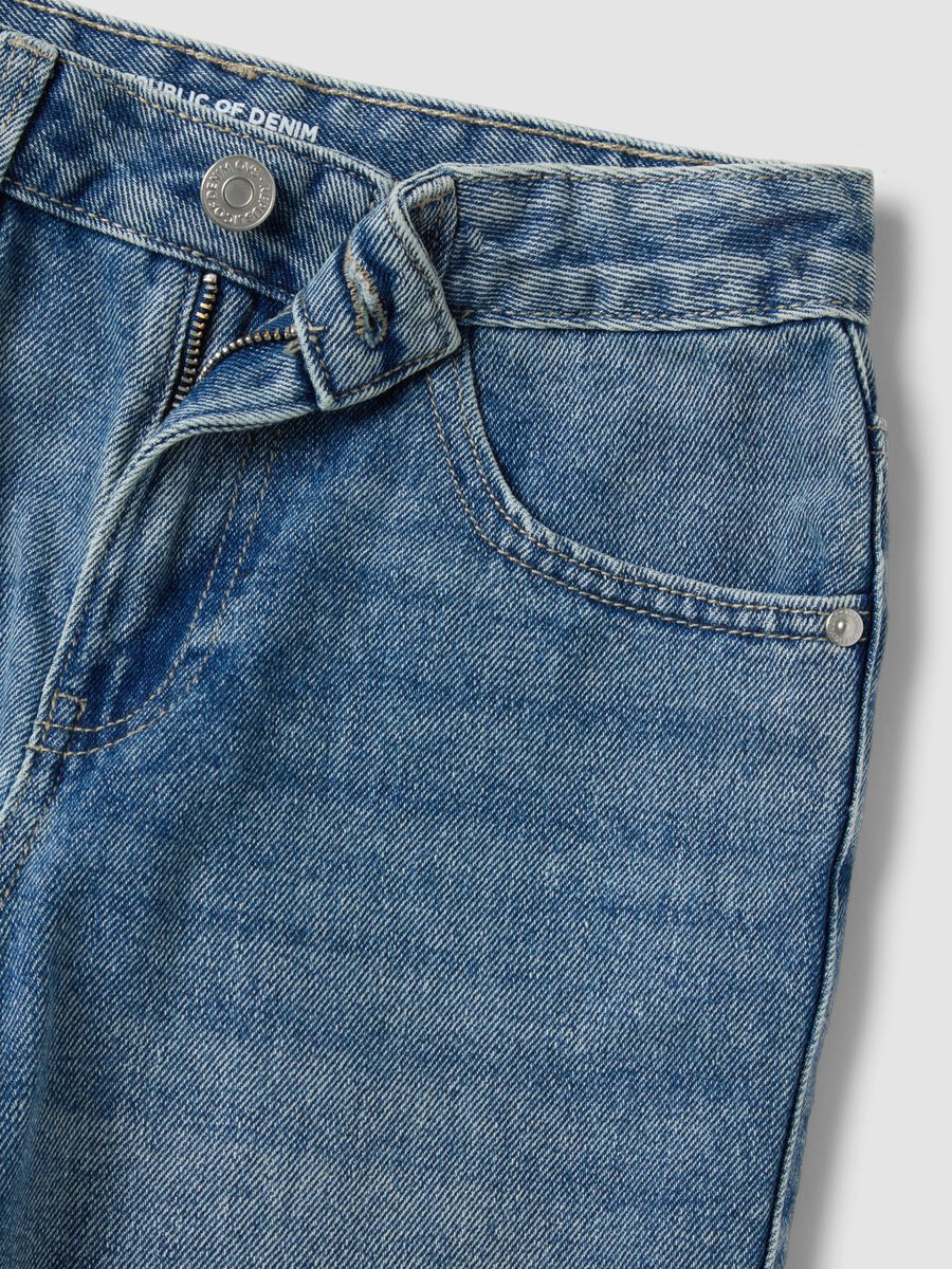 Blue denim straight-fit jeans in a cotton and viscose blend for girls_2