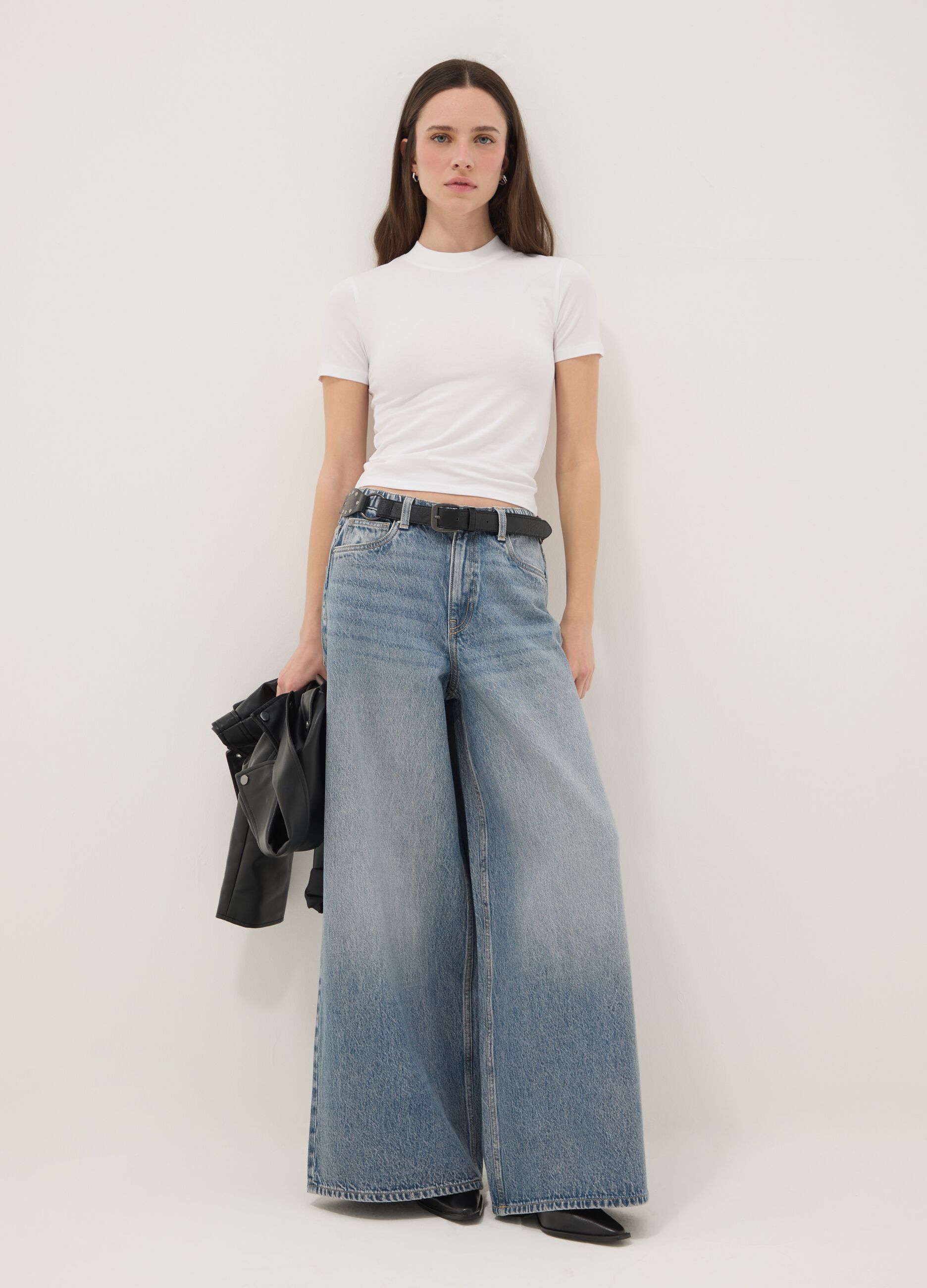 Jeans aus reinem Baumwoll-Denim in Blau mit weitem Bein