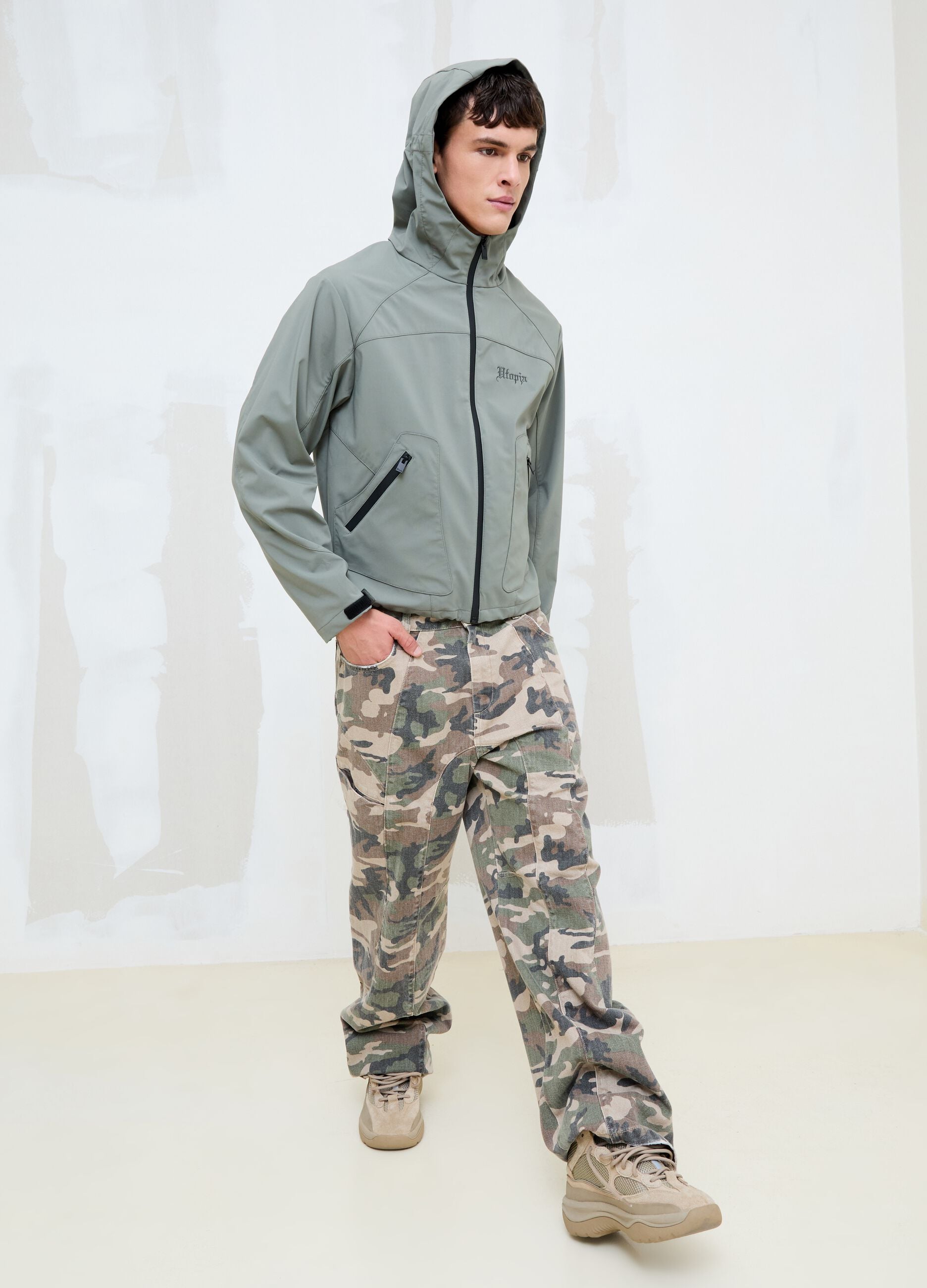 Baggy washed camo denim