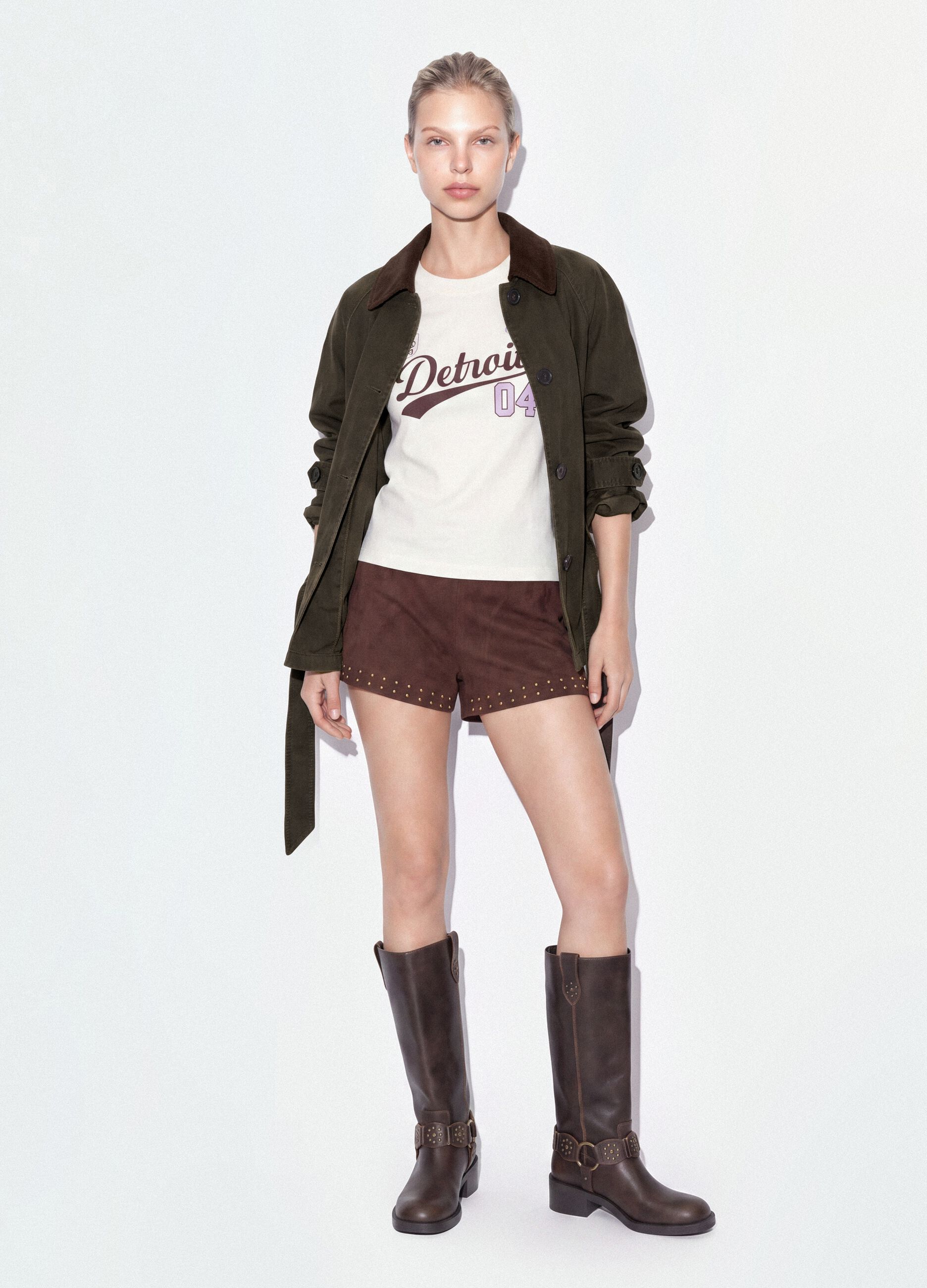 Gr&uuml;ner Trenchcoat aus Baumwollmix mit Kontrastkragen, Regular Fit