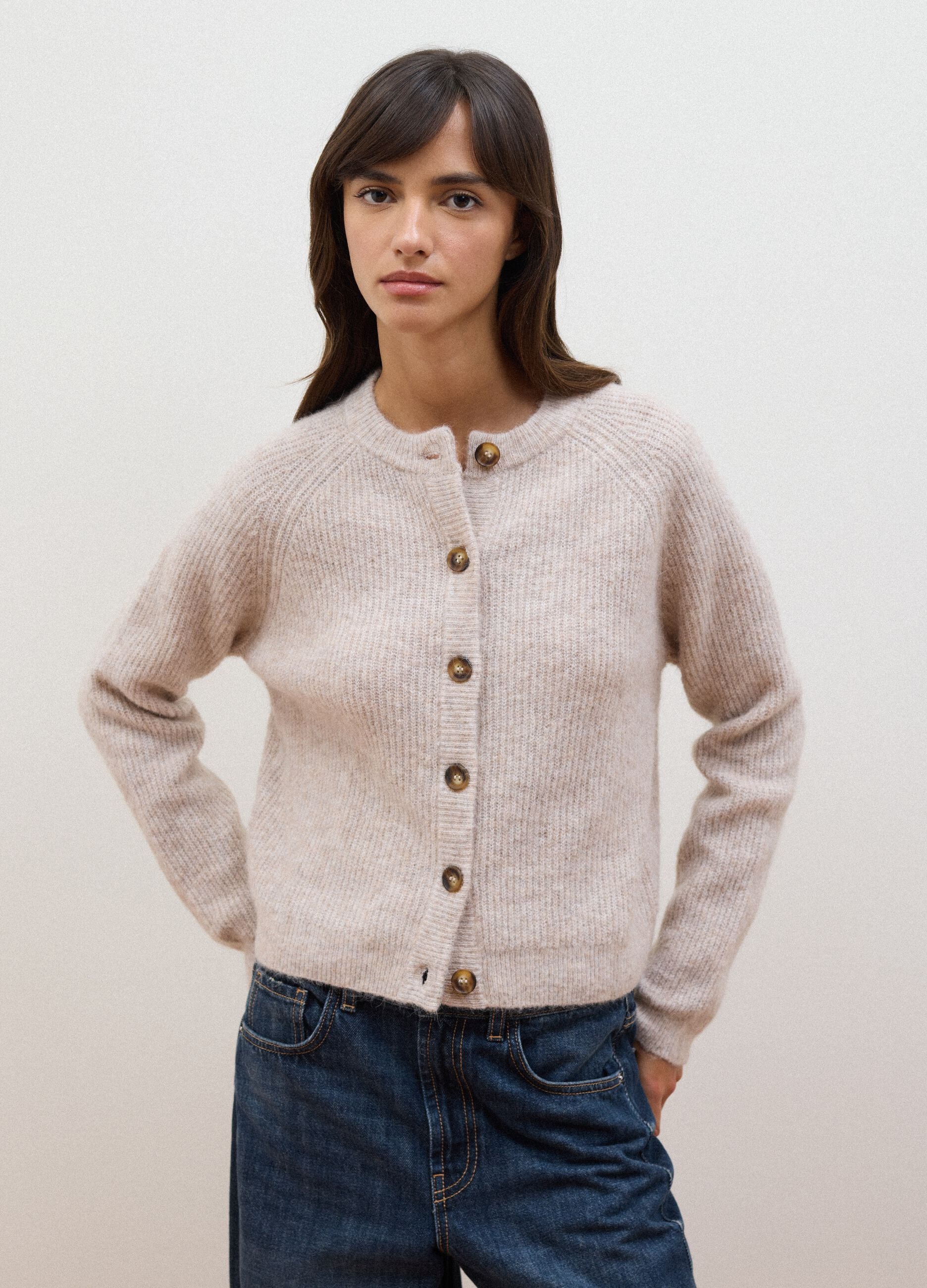 Beiger Rundhals-Cardigan aus elastischer Wolle und Alpaka, Regular Fit