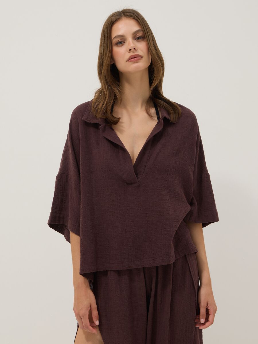 Kurzer brauner Kaftan aus reiner Baumwolle mit V-Ausschnitt_1