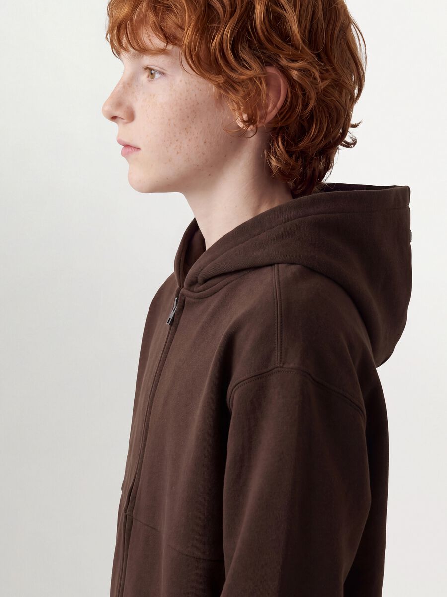Brown organic cotton hoodie in relaxed fit_2