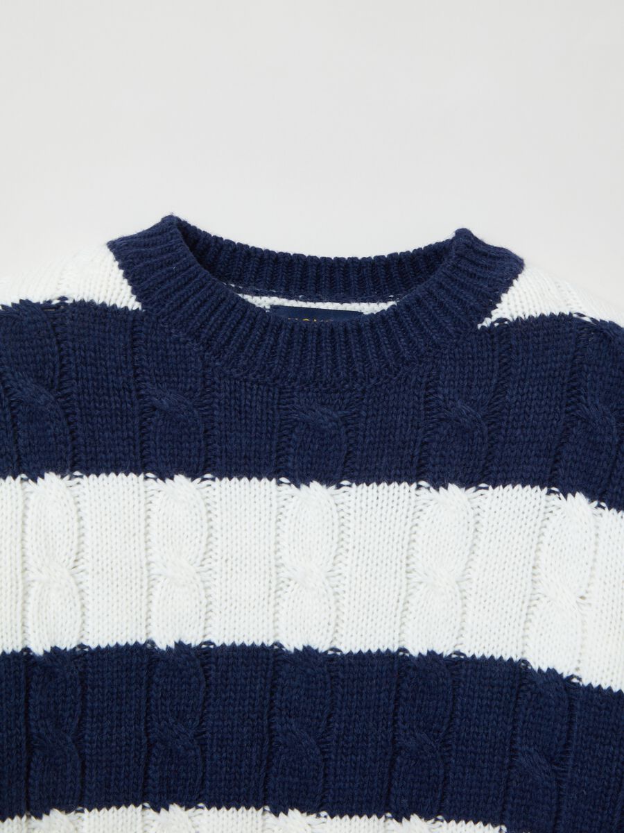 Striped pullover with cable-knit design_5