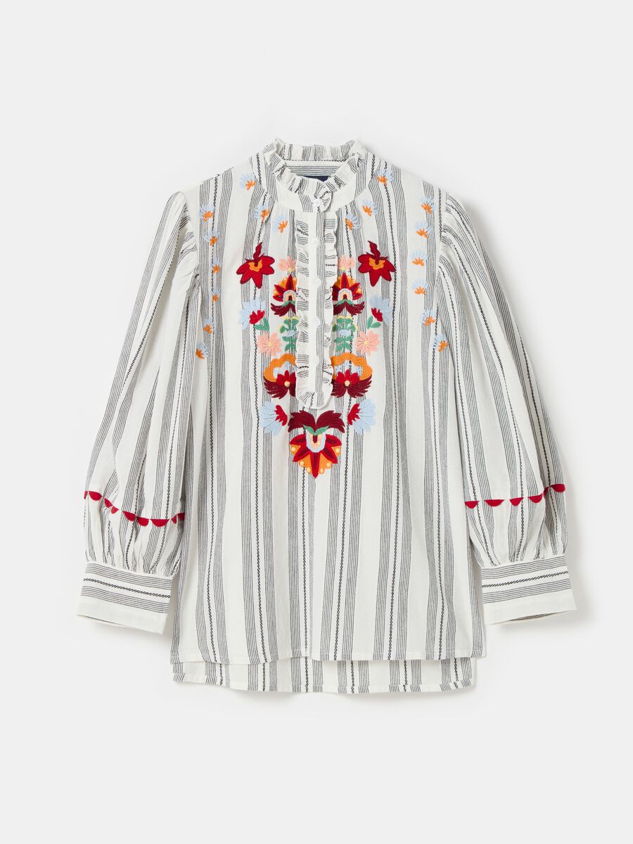 Striped blouse with flowers embroidery_3