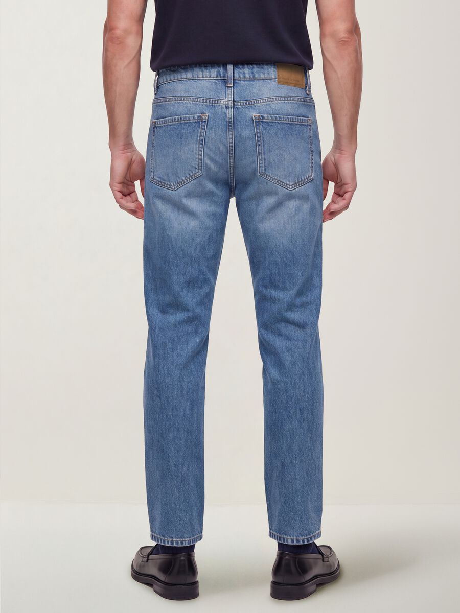 Regular-Fit Denim-Jeans aus reiner Baumwolle_1