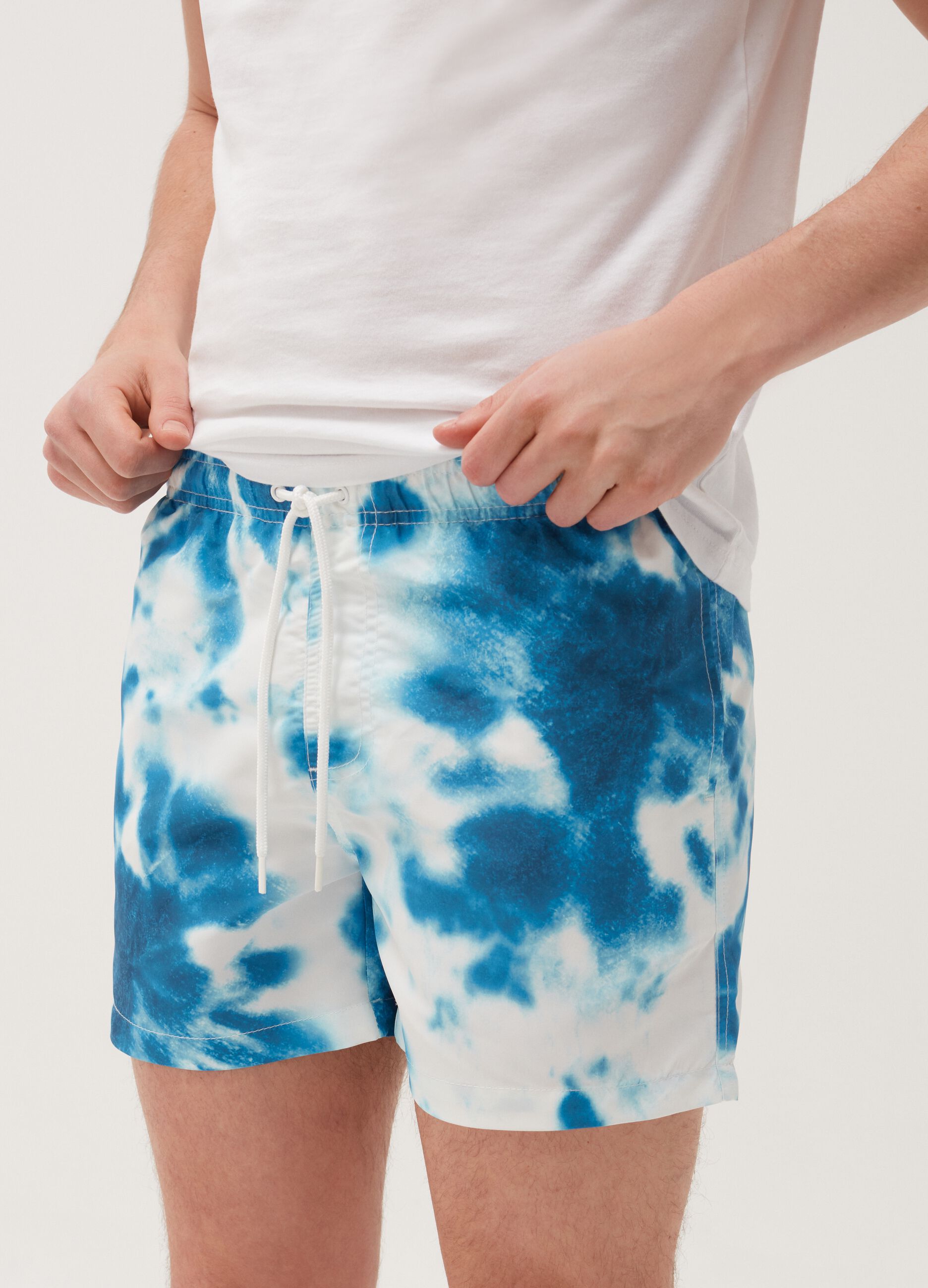 Swimming trunks with Tie & Dye pattern