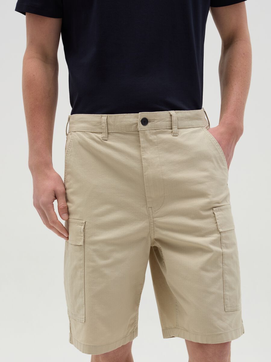 Stretch cargo Bermuda shorts with ripstop weave_1