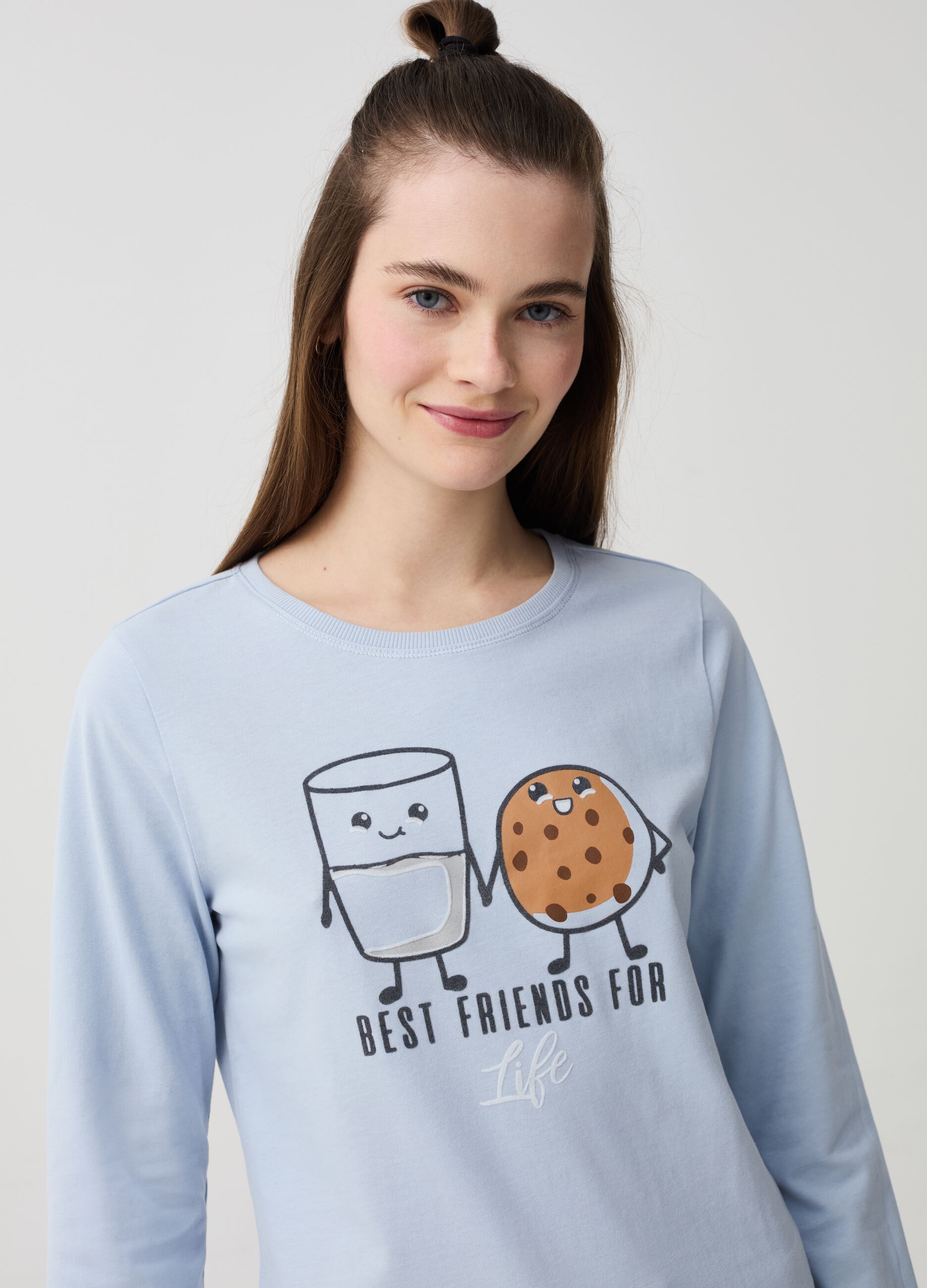 Pyjamas with glass of milk and biscuit print
