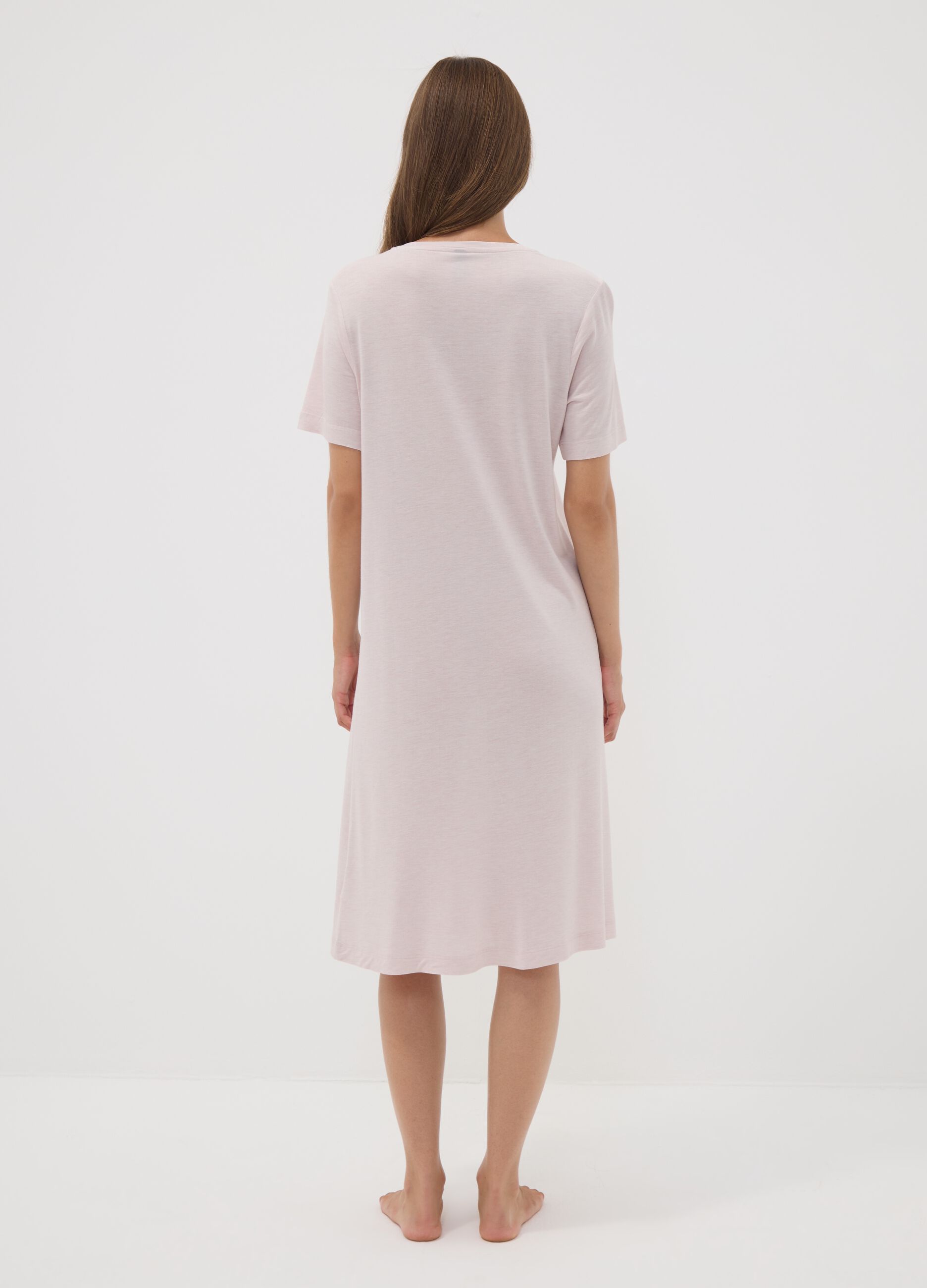 Camicia da notte rosa in pura viscosa con scollo a V
