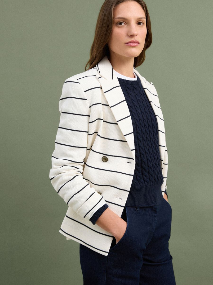 Weisser, gestreifter Regular-Fit Zweireiher-Blazer mit klassischem Revers_0