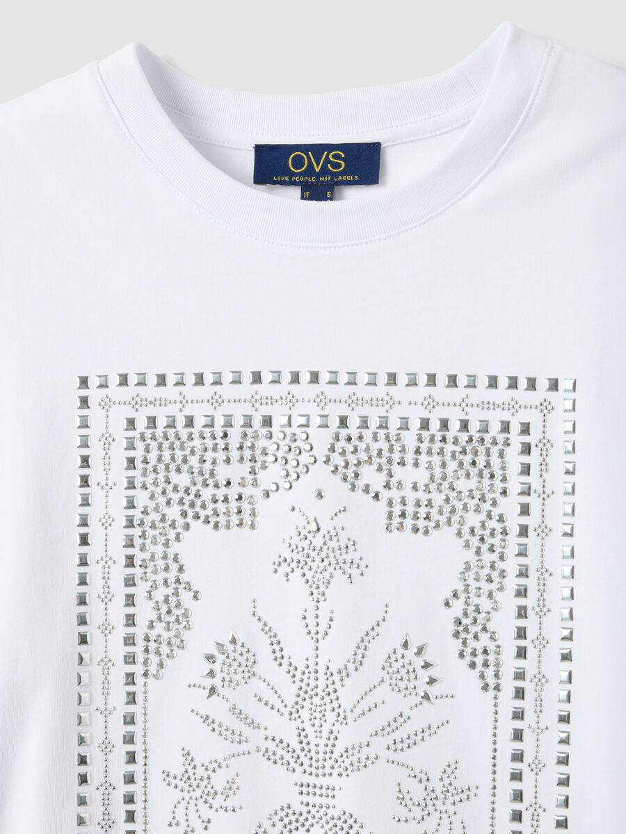 White pure cotton regular-fit T-shirt with rhinestone motif_5