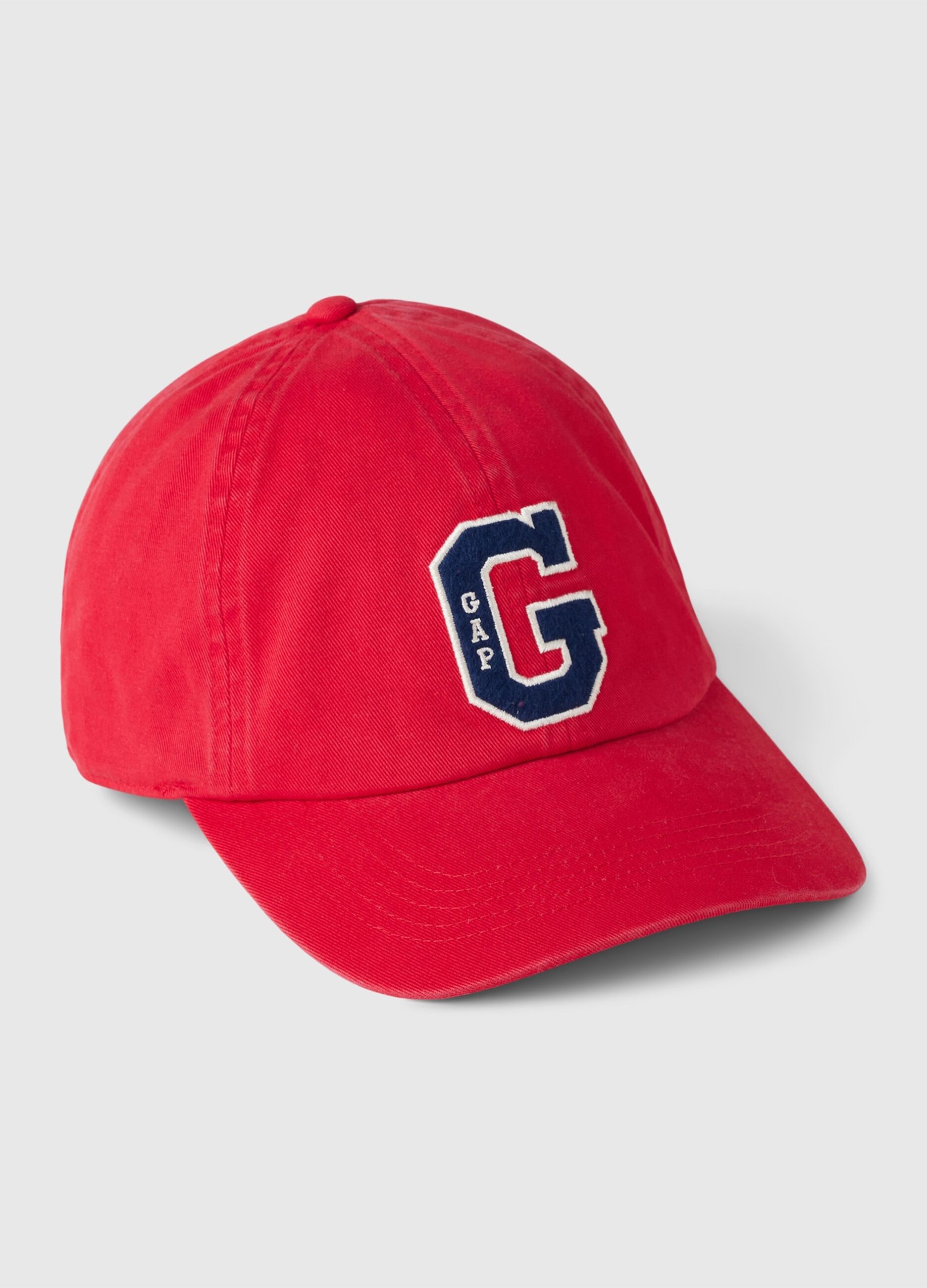 Baseball cap with logo embroidery