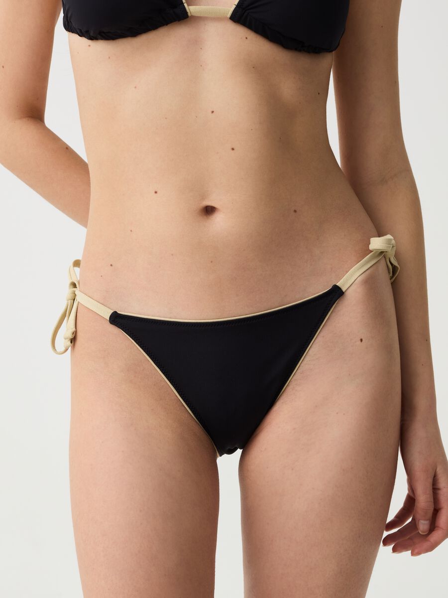 Braguita bikini con cordones en contraste_2