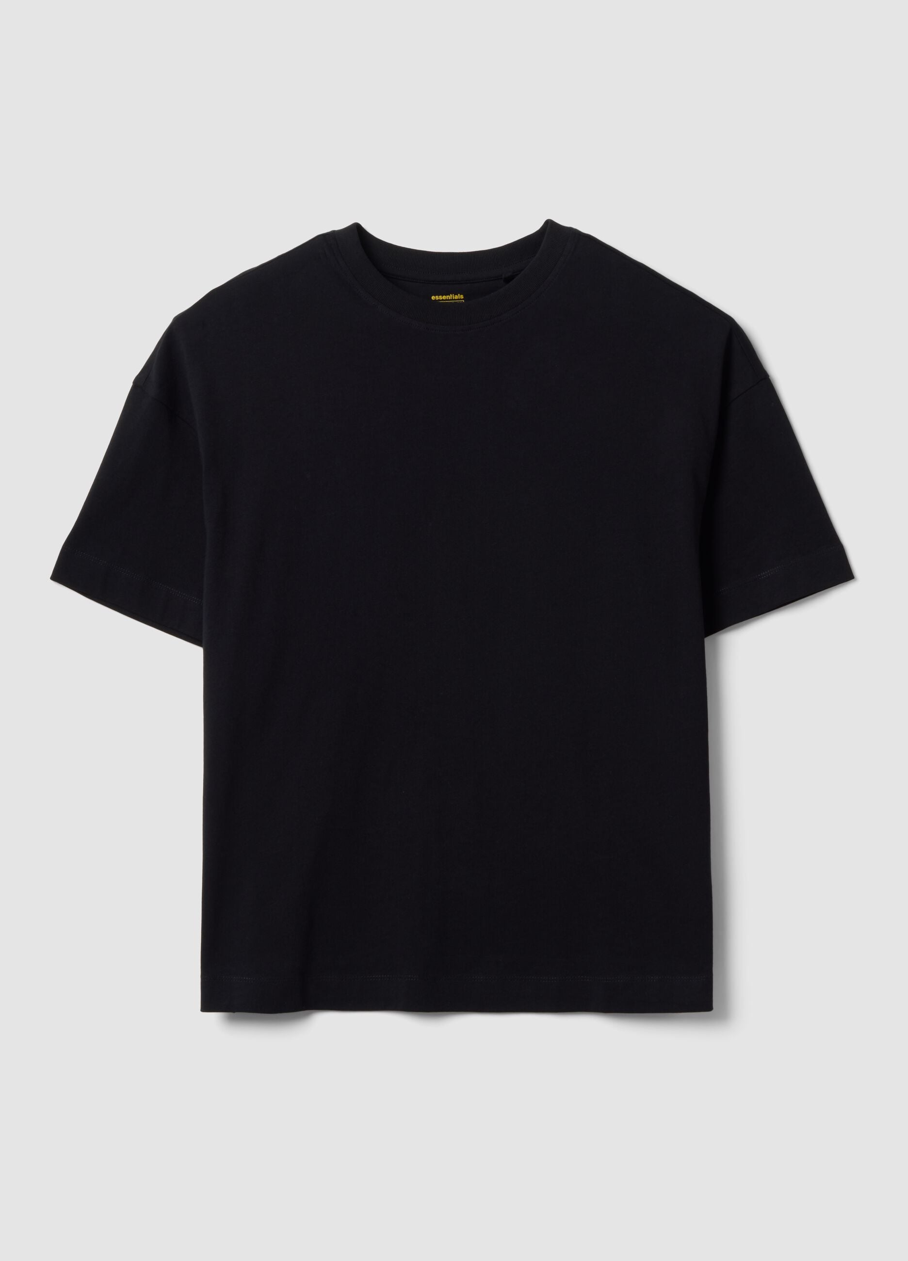 &Mu;&alpha;ύ&rho;&omicron; oversized T-shirt &alpha;&pi;ό 100% &beta;&alpha;&mu;&beta;ά&kappa;&iota; &mu;&epsilon; &kappa;&omicron;&nu;&tau;ό &mu;&alpha;&nu;ί&kappa;&iota;