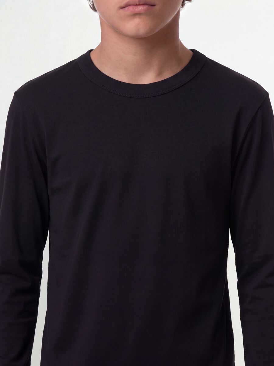 Schwarzes Regular-Fit T-Shirt aus elastischer Bio-Baumwolle f&uuml;r Jungen_3