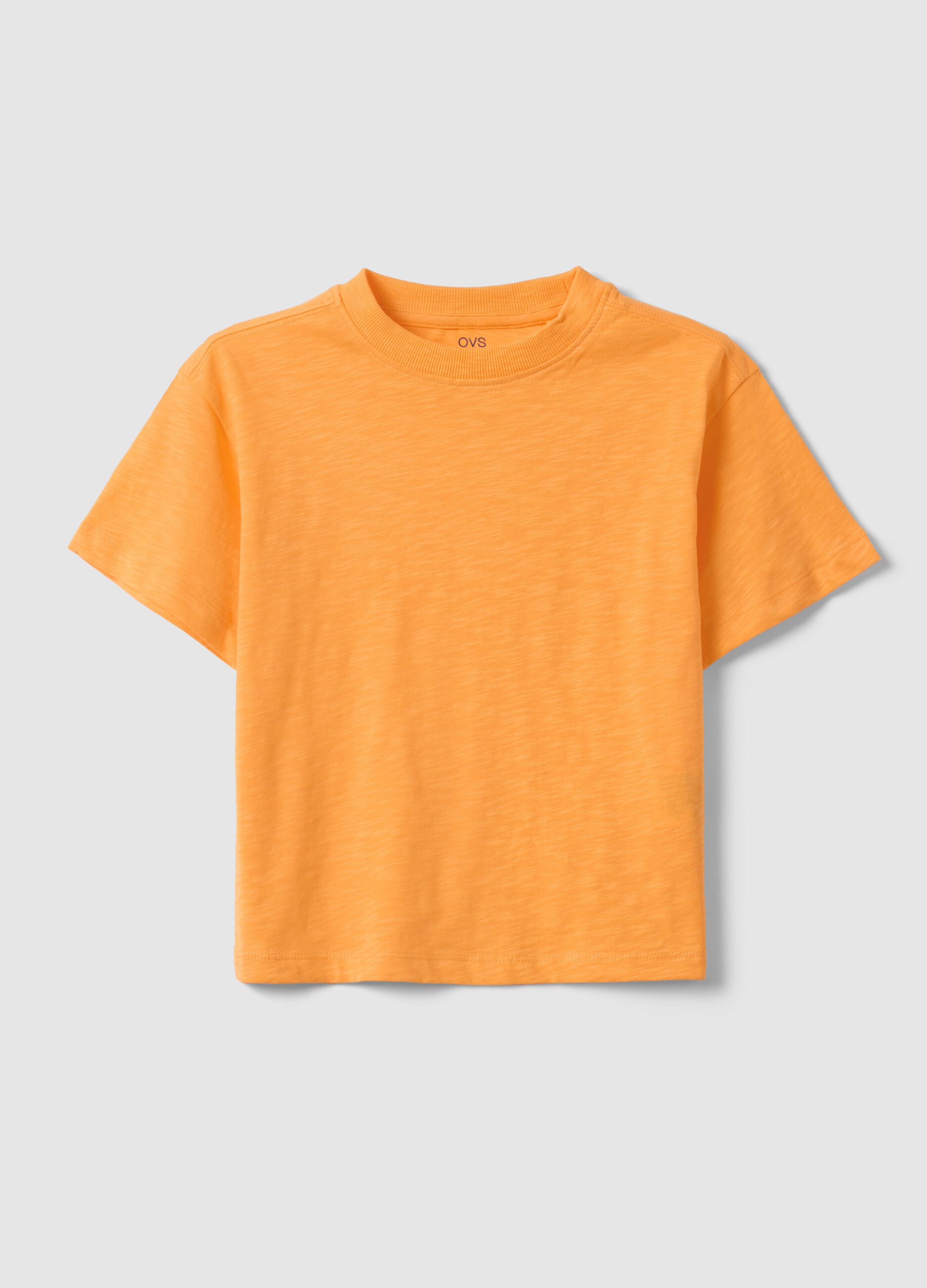 T-shirt infantil laranja em algod&atilde;o puro com gola redonda e corte oversize