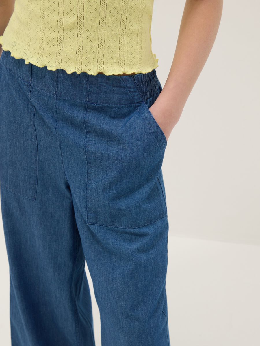 Weit geschnittene M&auml;dchenhose aus reinem blauen Baumwoll-Denim_2