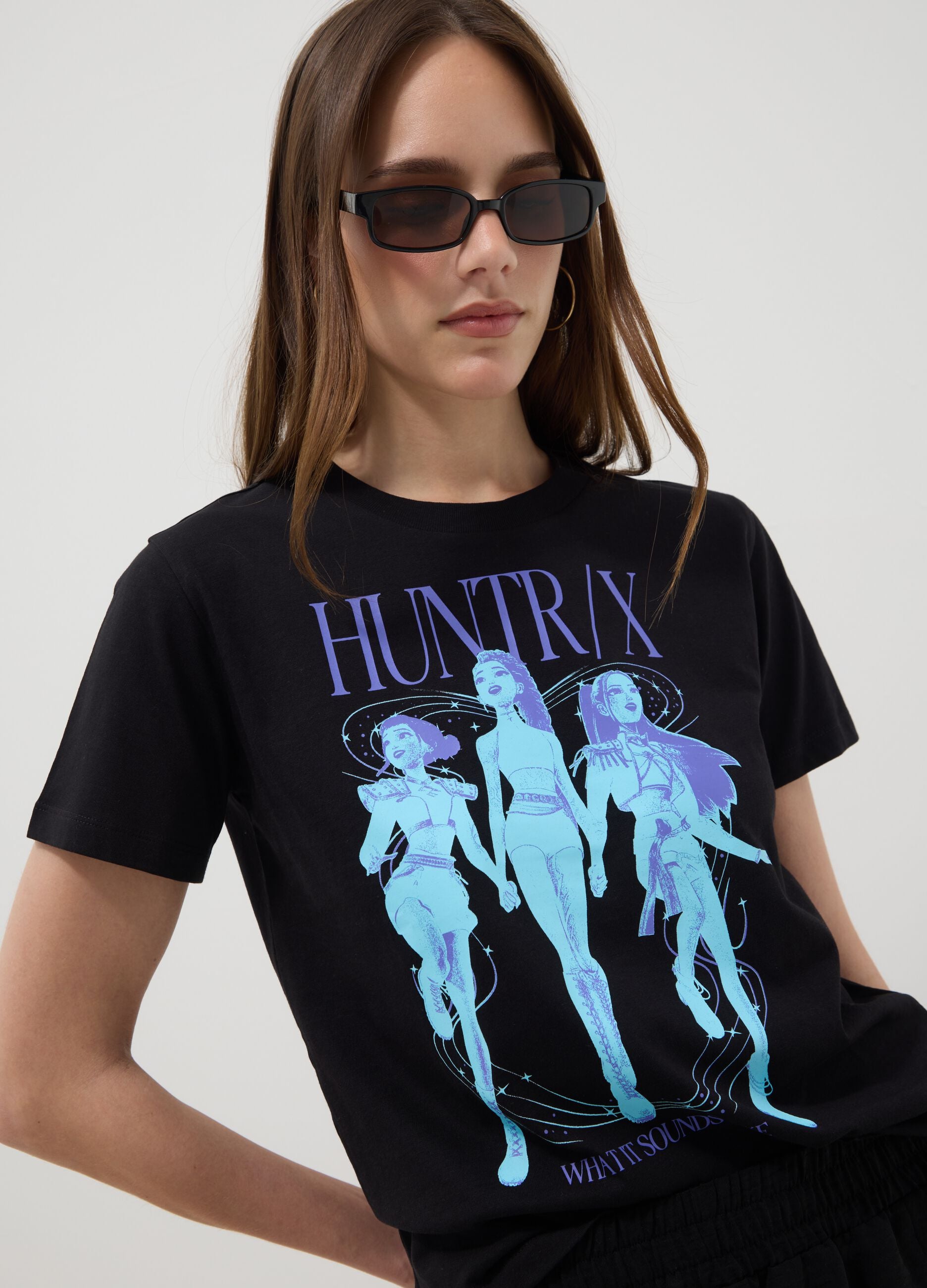 Black pure cotton T-shirt with K-Pop Demon Hunters print, oversized fit