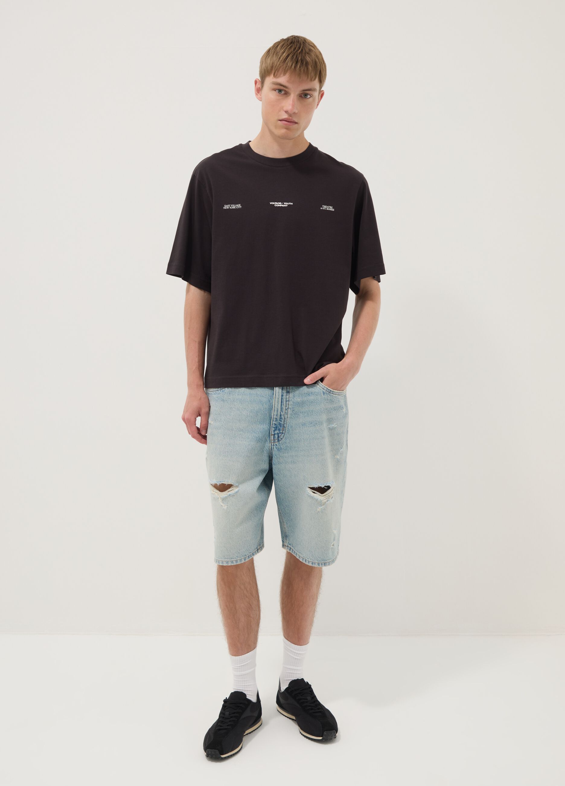Black pure cotton T-shirt with front print