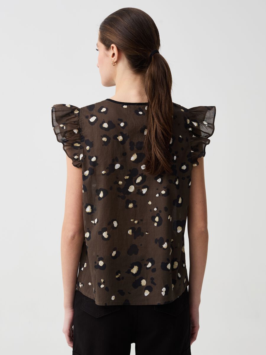 Printed blouse in voile with flounce_2
