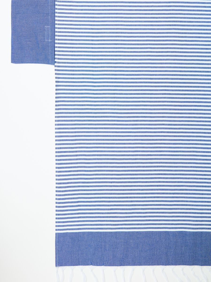 Striped beach towel with small pocket_1