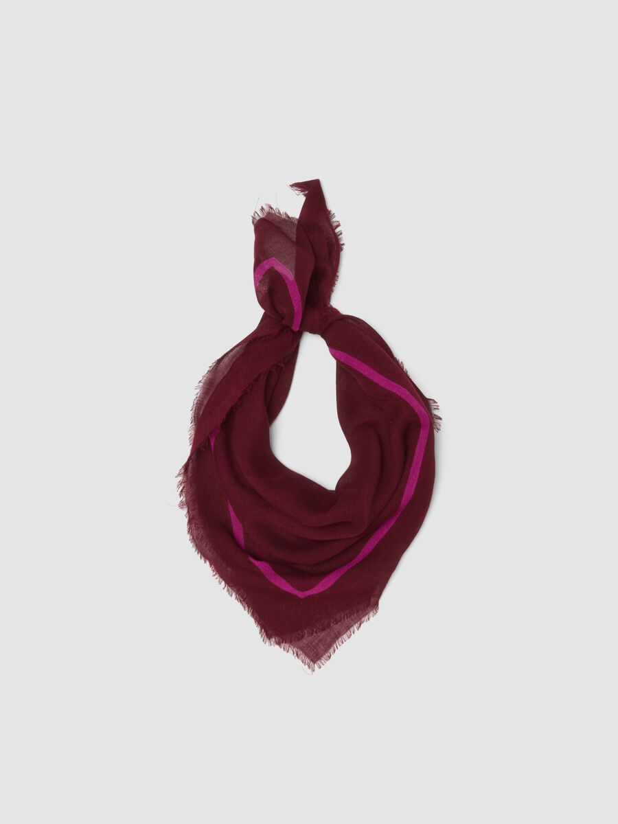 Purple viscose and wool-blend scarf with fringed edges_0