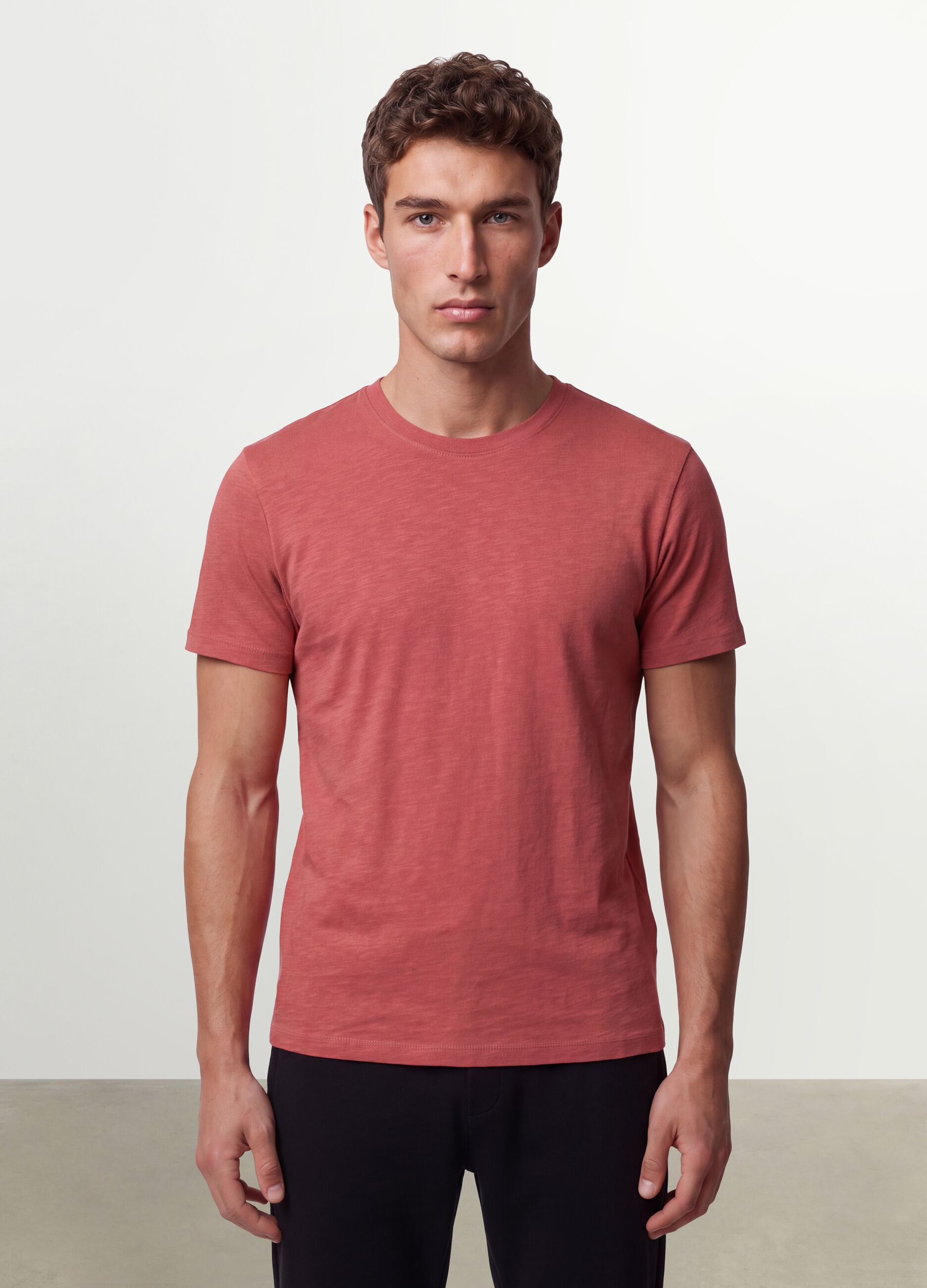 T-shirt rosa em algod&atilde;o puro de manga curta, corte regular