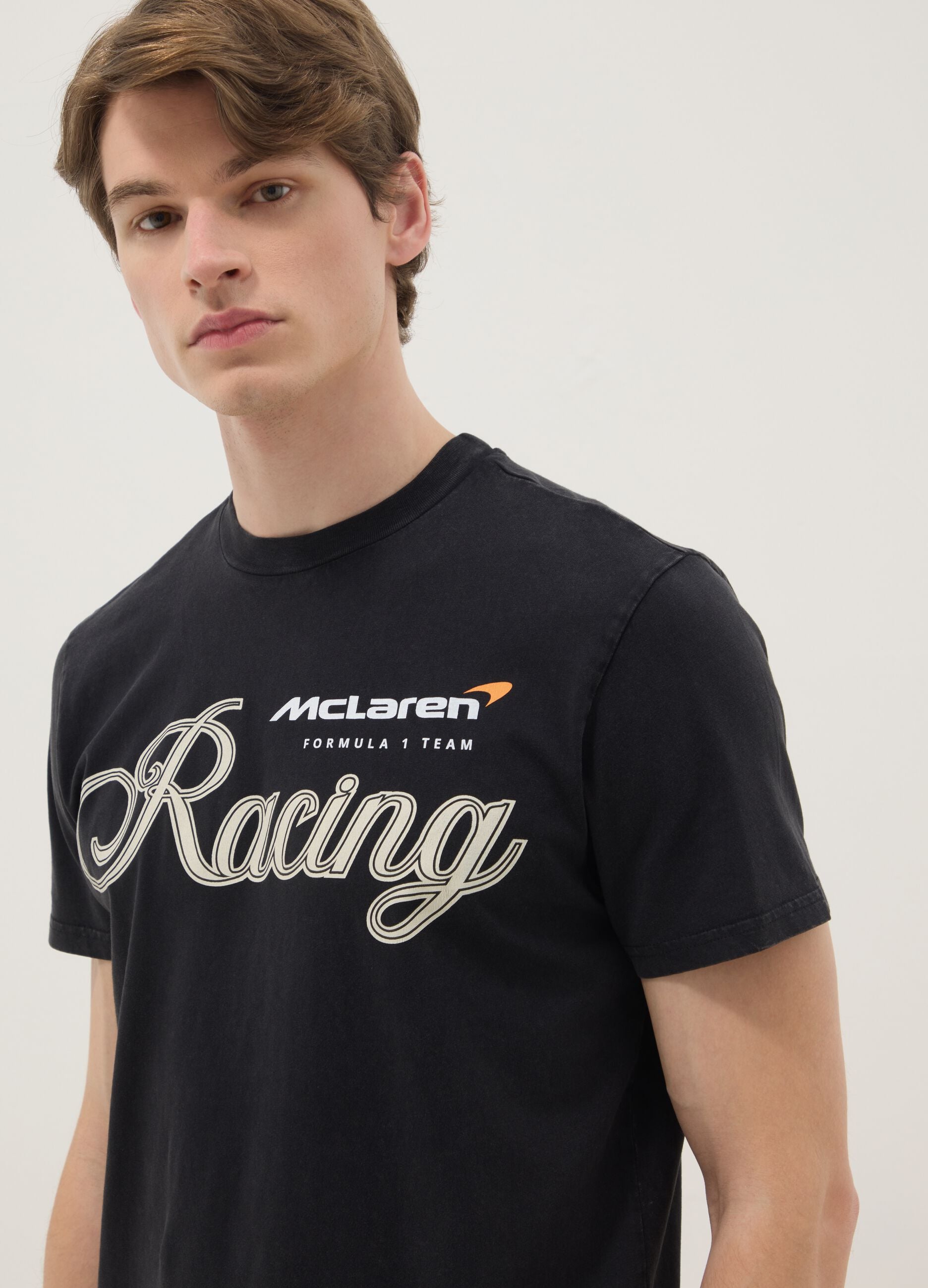 Schwarzes normales Fit T-Shirt aus reiner Baumwolle mit McLaren-Druck