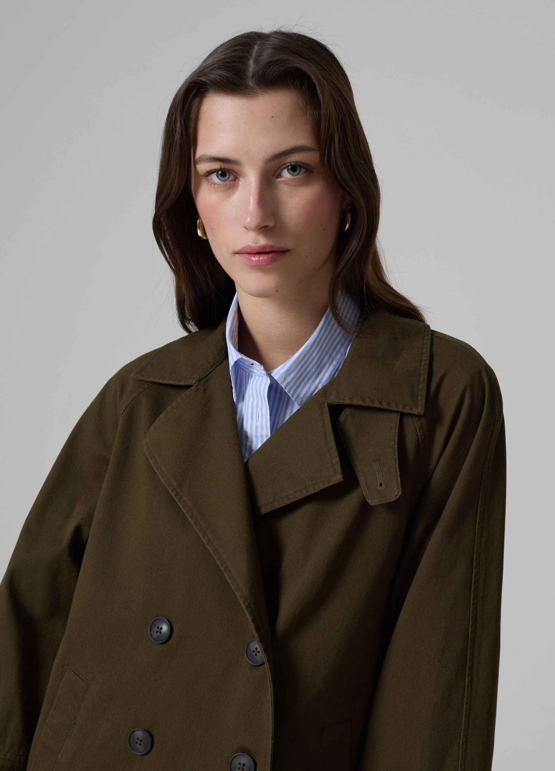 Short double-breasted trench coat