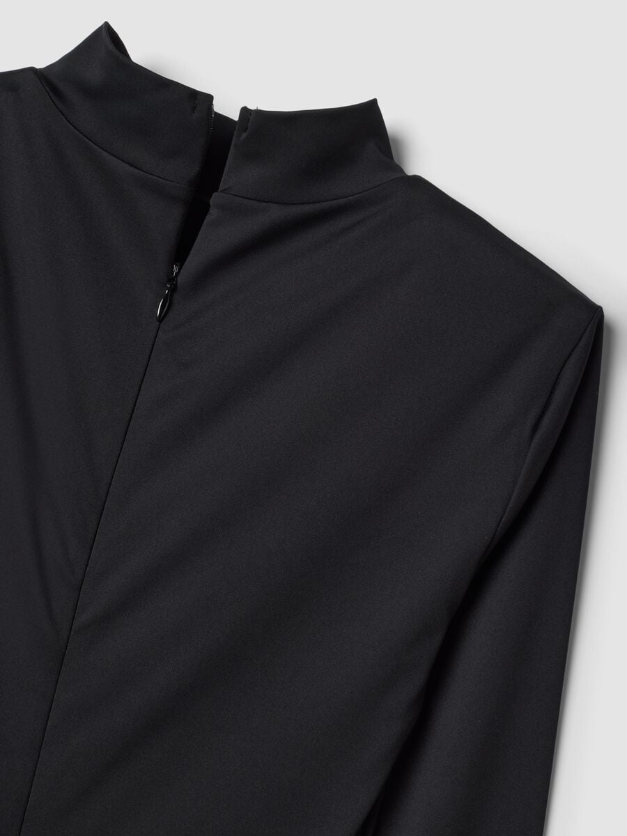 Schwarzer Cut-out-Body_8