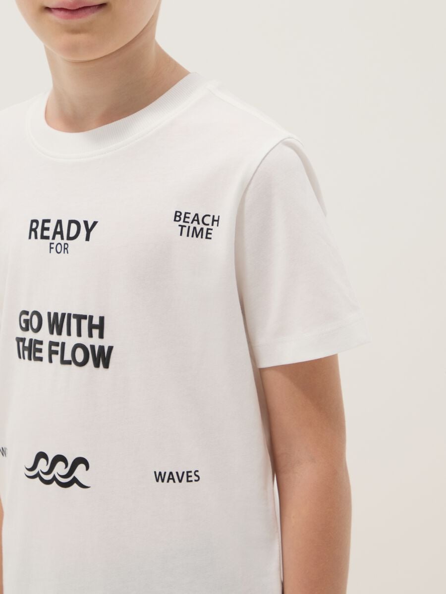 White pure cotton regular-fit boys&rsquo; T-shirt with prints_2