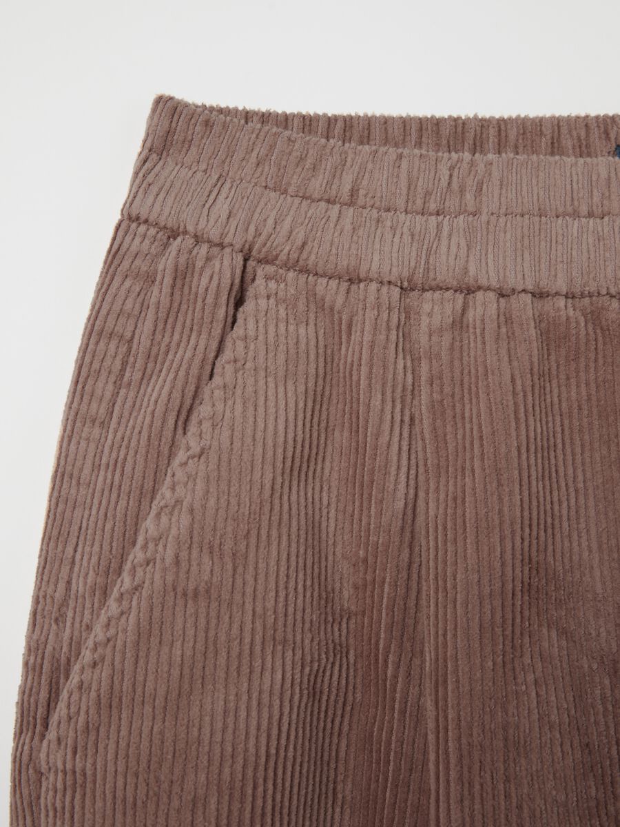 Carrot-fit trousers in corduroy with darts_5