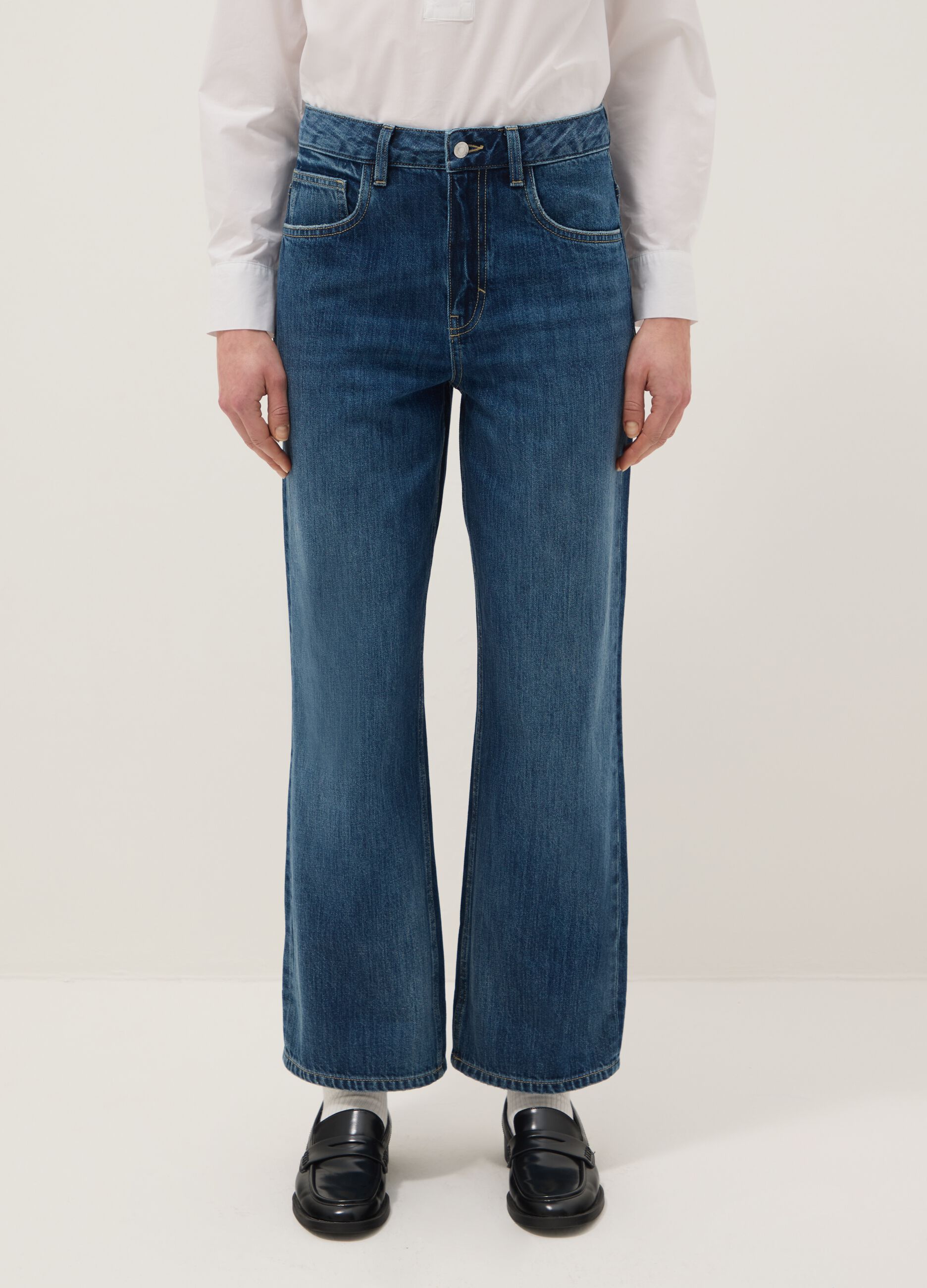 &Tau;&zeta;&iota;&nu; &alpha;&pi;ό &kappa;&alpha;&theta;&alpha;&rho;ό &beta;&alpha;&mu;&beta;ά&kappa;&iota; &mu;&pi;&lambda;&epsilon; baggy fit