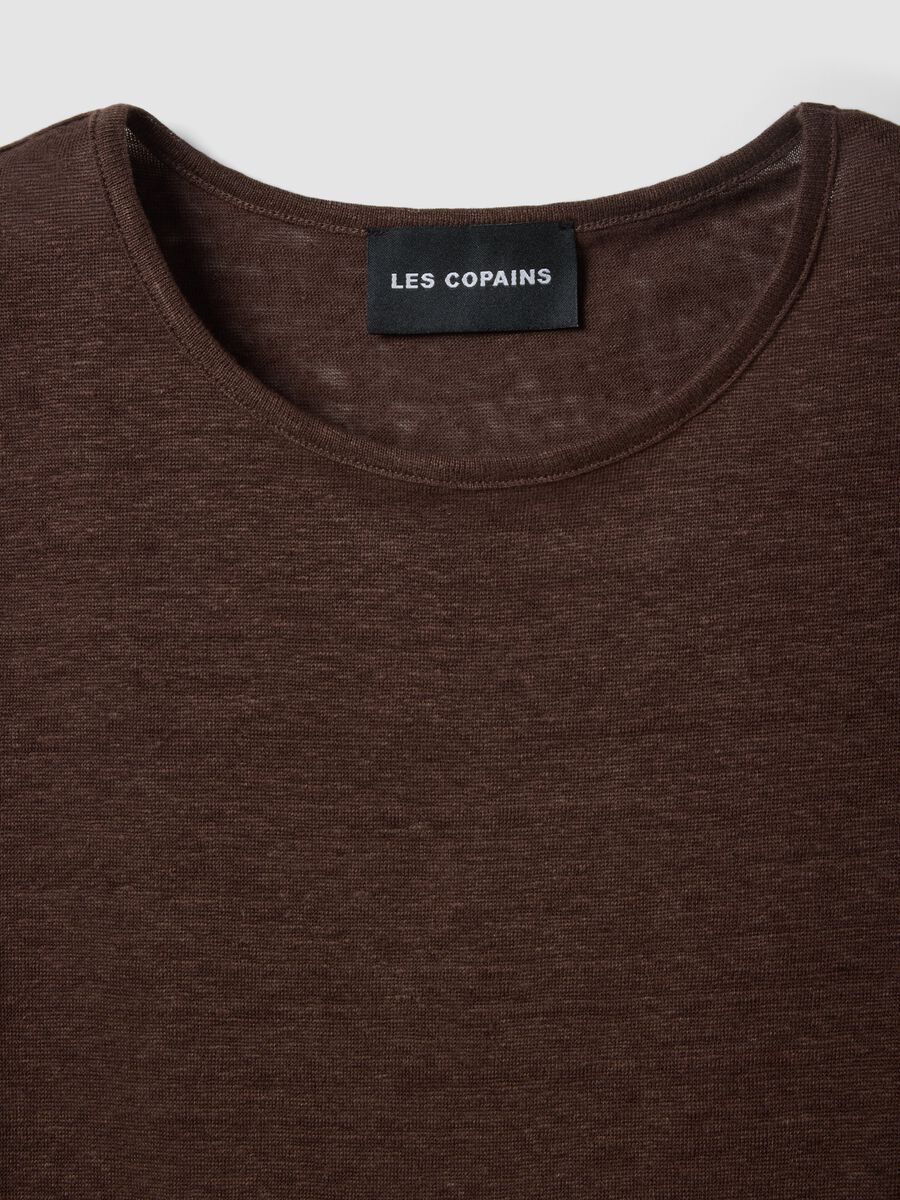 Camiseta marr&oacute;n de manga corta en lino puro, corte regular_5