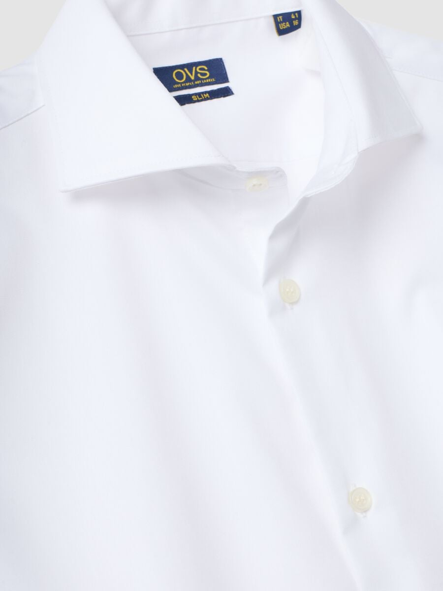 &Lambda;&epsilon;&upsilon;&kappa;ό slim fit &pi;&omicron;&upsilon;&kappa;ά&mu;&iota;&sigma;&omicron; &alpha;&pi;ό 100% &beta;&alpha;&mu;&beta;ά&kappa;&iota; &mu;&epsilon; &gamma;&alpha;&lambda;&lambda;&iota;&kappa;ό &gamma;&iota;&alpha;&kappa;ά, &chi;&omega;&rho;ί&sigmaf; &sigma;&iota;&delta;έ&rho;&omega;&mu;&alpha;_6