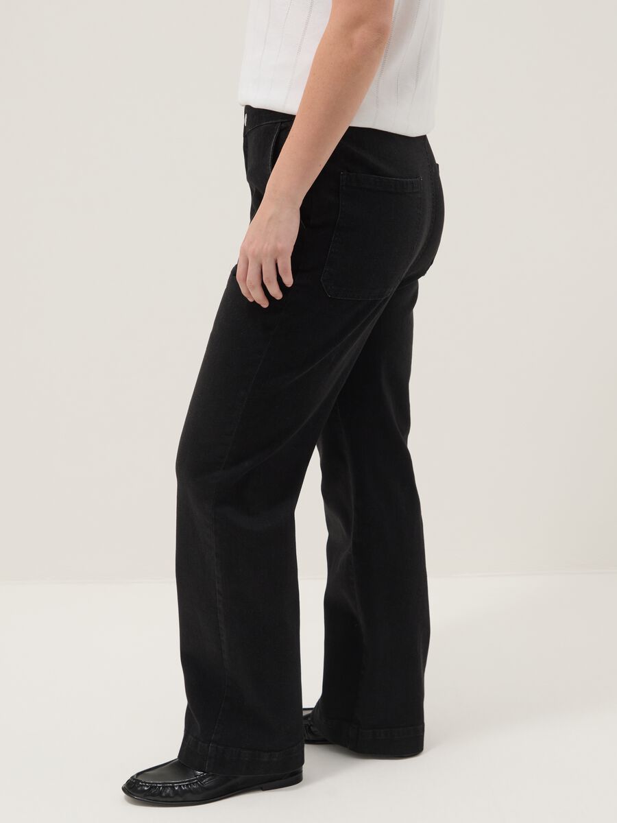 Weit geschnittene Jeans aus schwarzem Stretch-Baumwolle_3