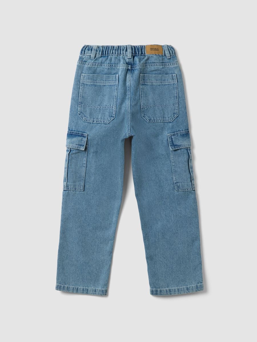 Jeans cargo denim azzurro in misto cotone e viscosa straight fit_1
