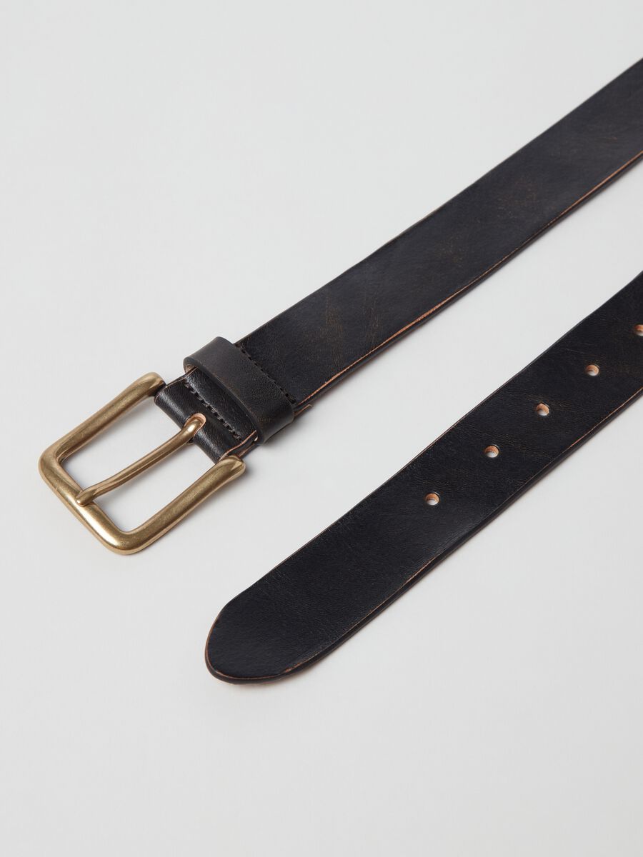 Leather belt with satin-finish buckle_1