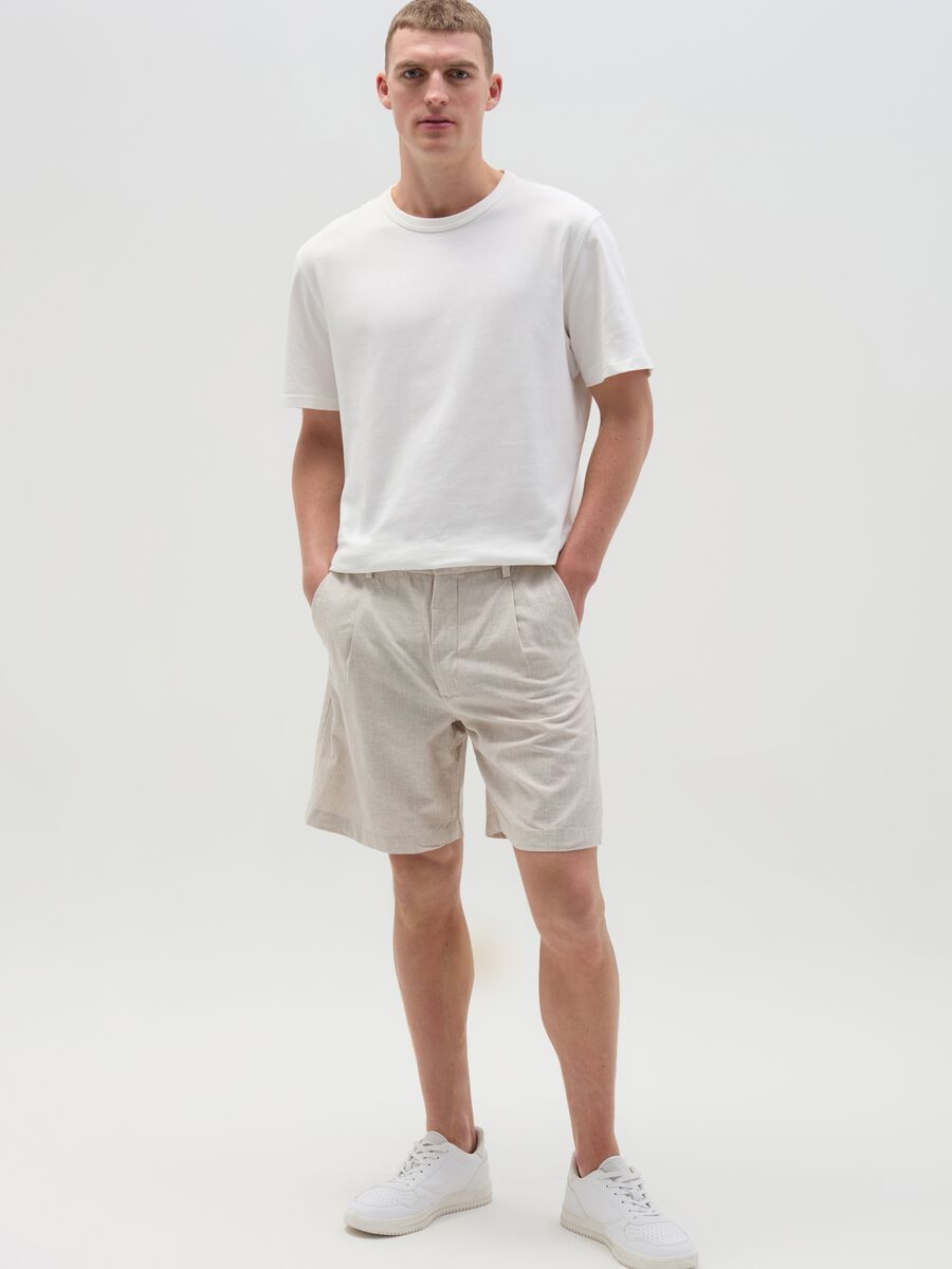 Chino Bermuda shorts with darts in cotton and linen_0