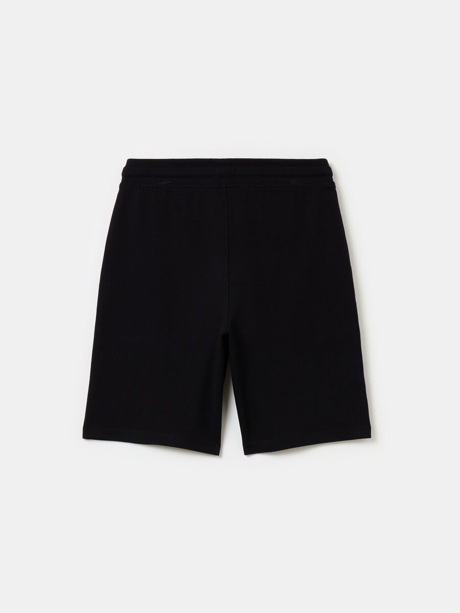 Shorts de tejido rizado color liso_0