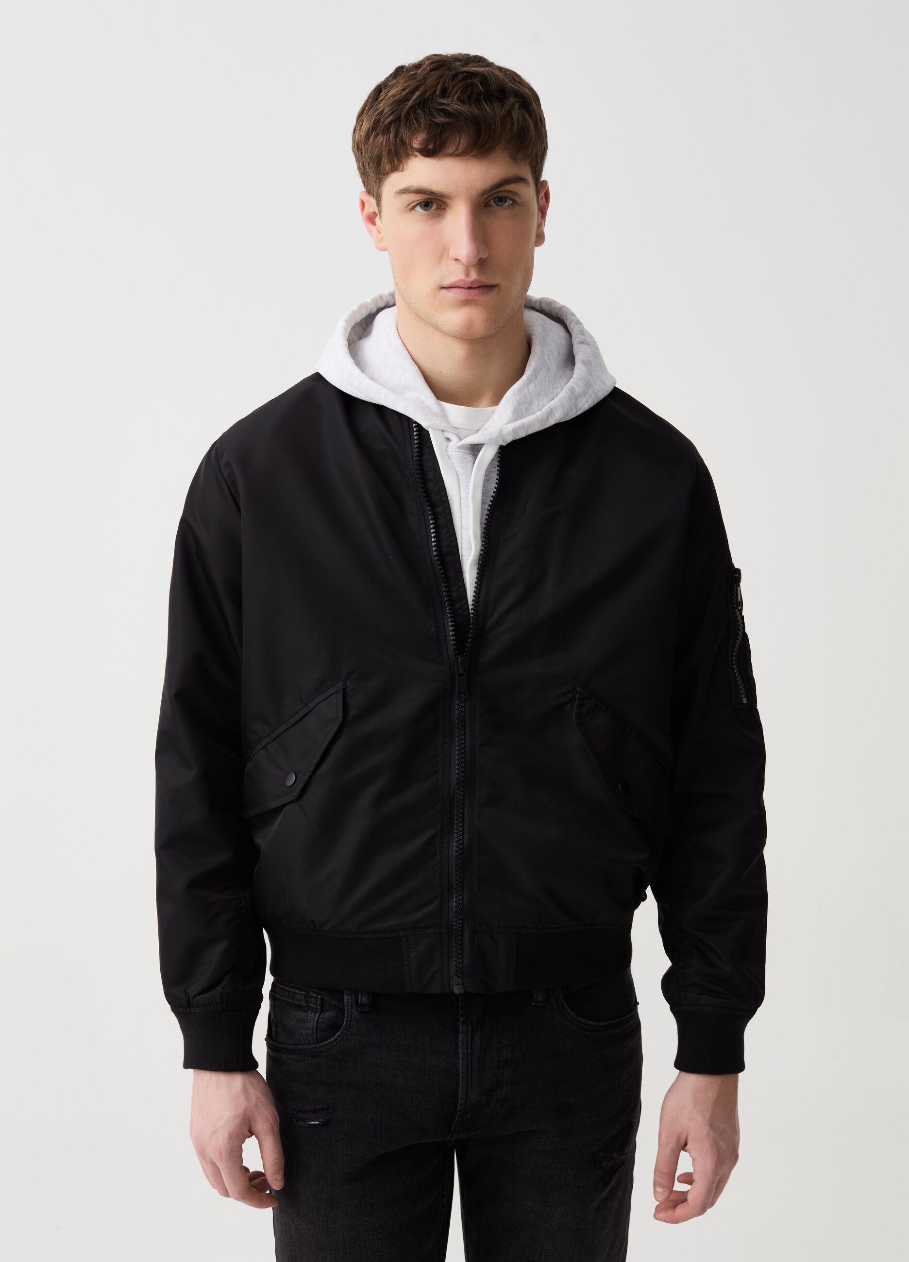 Solid colour full-zip bomber jacket