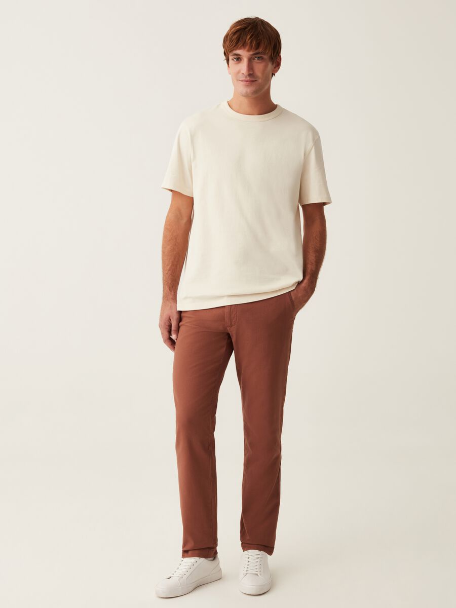 Chino trousers with micro weave_0