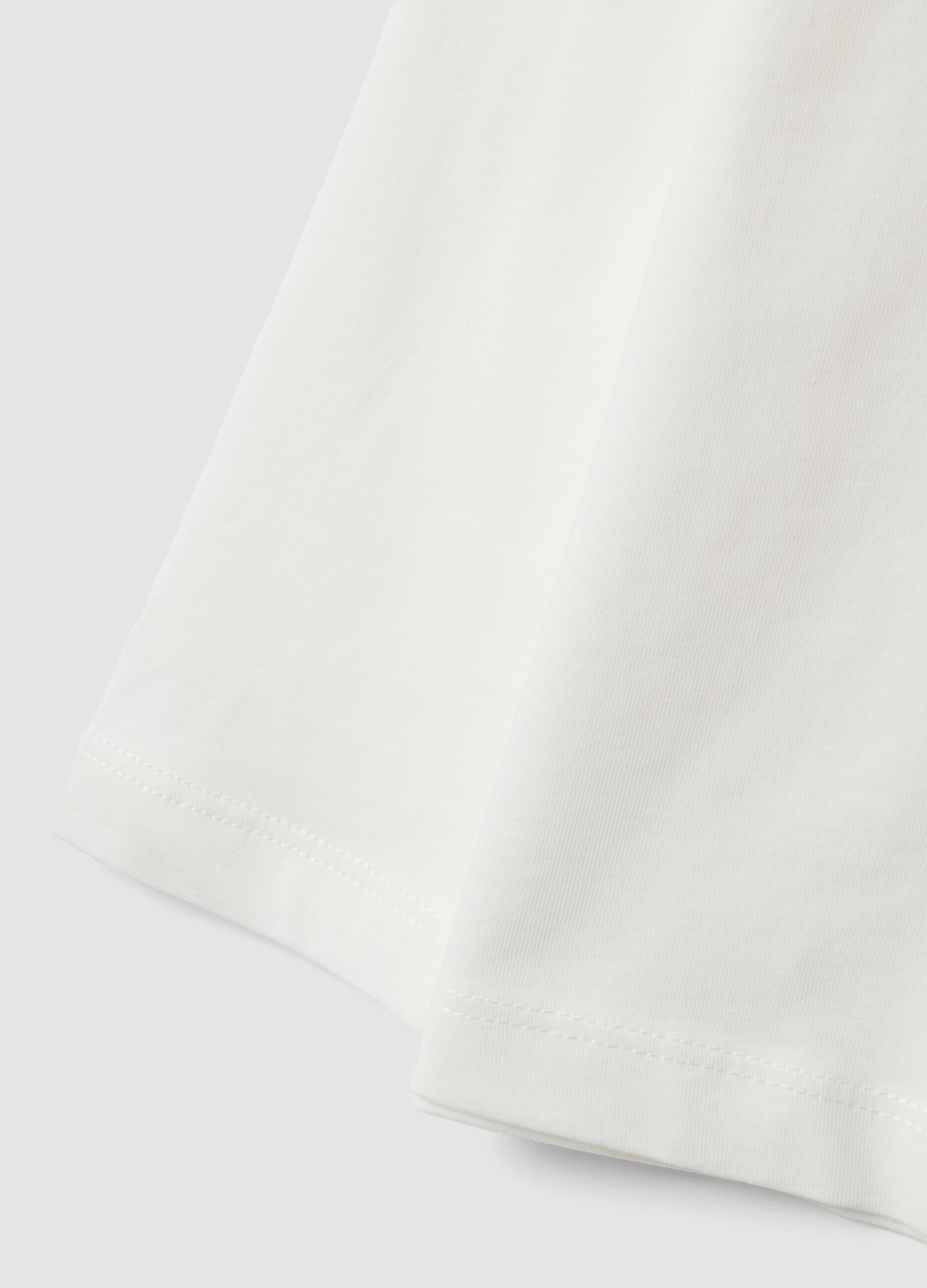 White pure cotton oversized T-shirt with contrast print for boys