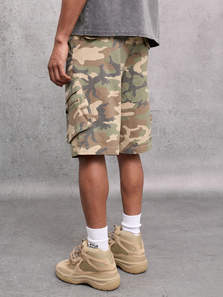 Camo Cargo Shorts_2