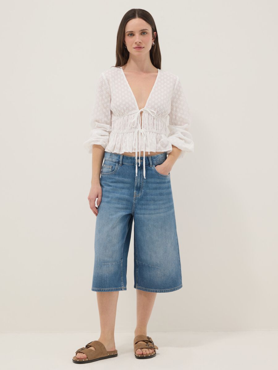 Wei&szlig;e Bluse aus reinem Baumwolle, regular fit mit B&auml;nder_2